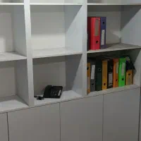 کتابخانه و کمد