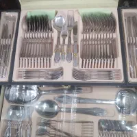 سرویس قاشق وچنگال ۱۲ نفره با میز چوبی|ظروف سرو و پذیرایی|مشهد, شاهد (شهرک غرب)|دیوار