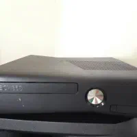 Xbox 360  تمیز .سی دی خور قطع کردیم  دارای ۴۲ بازی