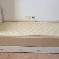 تخت و خوشخواب به همراه ست ساعت و لوستر آپادانا