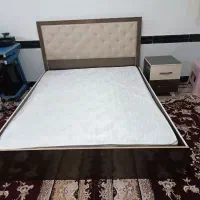 فروش یک تخت نو همراه دو عدد پا تختی وهمراه