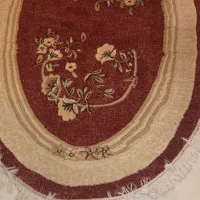 فرش بیضی کارکرده