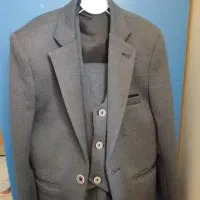 کت و شلوار جلیقه با پیراهن سفید