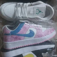 کفش سایز مختلف رنگ بندی خاص