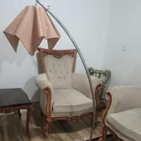 آباژور ایستاده