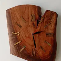 ساعت چوبی زیبا