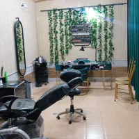 میزناخن به همراه دوعدد صندلی وپرده|آرایشگاه و سالنهای زیبایی|شاندیز, |دیوار