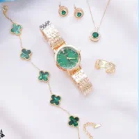 ساعت و گوشواره