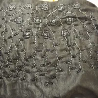 شال جواهردوزی شده یه کار شیک و پر کار