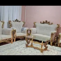 مبل سلطنتی ۷ نفره صحیح و سالم به همراه میز عسلی