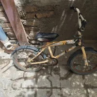 دوچرخه ۱۶ و ماشین دستی