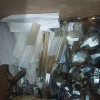 مقداری کریستال لوستر|لوستر و چراغ آویز|اهواز, کوی آغاجاری|دیوار