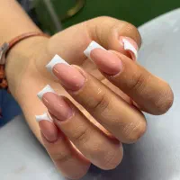 خدمات تخصصی ناخن یگانه