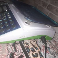 یک عدد ترازو ماشین حساب و قفل