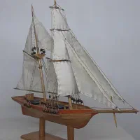 کشتی چوبی مینیاتوری|کلکسیون اشیاء عتیقه|زاهدان, |دیوار