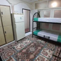 کارگر خدمات با جای خواب و بیمه و ناهار شام