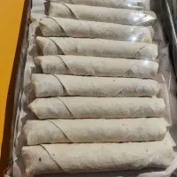 سمبوسه ساده بزرگ و سمبوسه پیتزایی رولی با کیفیت