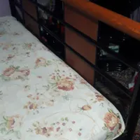 تخت چوبی فلزی عالی|تخت و سرویس خواب|رشت, چله خانه|دیوار
