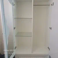 کمد سفید لباس ویترین ودوکشو نو|جاکفشی، کمد، دراور|شاهین‌شهر, خانه کارگر|دیوار