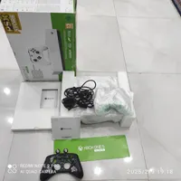 Xbox one s 1t|کنسول، بازی ویدئویی و آنلاین|شیراز, وصال|دیوار