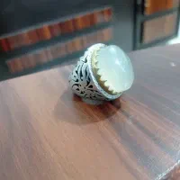 عقیق سفید