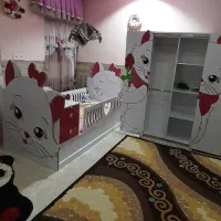 یک عدد تخت نوجوان و یک عدد کمد ریلی لباس|تخت و سرویس خواب|سیرجان, |دیوار