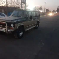 پاترول مدل ۷۸ ۴ در ۴سیلندر  در حد  بی رنگ ۶ دنده