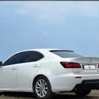 لکسوس‌is 300.