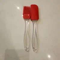 ابزار اشپزخانه و تعدادی خورد ریز اشپزخانه