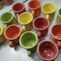 تعدادی لیوان شات قهوه رنگی ساده مناسب ولنتاین و..