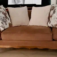 مبل راحتی شیک و مدرن و میزناهارخوری چوبی مجزا|مبلمان خانگی و میز عسلی|مشهد, هنرستان|دیوار