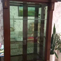 ویترین شیشه ای