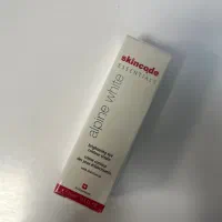 کرم دورچشم اسکین مد skincode مدل alpine white