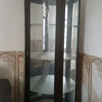 یک عدد بوفه و کتابخانه فروشی
