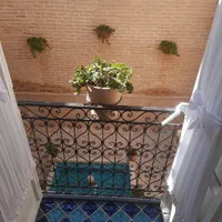 اجاره روزانه/هفتگی/ منزل دربست محله اسحاق بیگ ا|اجارهٔ کوتاه‌مدت آپارتمان و سوئیت|شیراز, شاهچراغ|دیوار