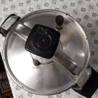 زودپز سب بسیار عالی محکم