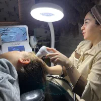 اسکراب اسکالپ و پاکسازی ریشه مو و کف سر