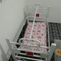 گهواره سایز خیلی بزرگ فلزی سفید کاملا سالم ونو