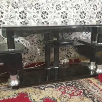 میز شیشه‌ای تلوزیون