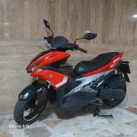 موتور هایلکس قرمز