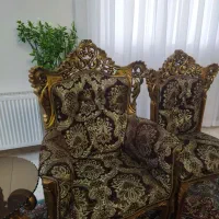 مبل سلطنتی با میز نهار و جلومبلی