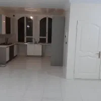 ۸۲ متر ۲ خواب  خوش نقشه و تمیز پیروزی