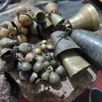 وسایل قدیمی و جدید دیگر هم موجود هست|کلکسیون اشیاء عتیقه|شیراز, کوشک بیدک|دیوار