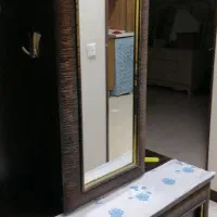 کمد و جا کفشی، و آویز لباس