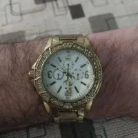 ساعت مچی طلایی سالمو تمیز