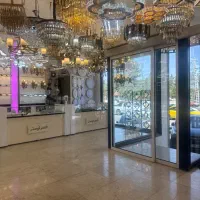 فروشنده خانم
