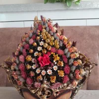 دوعدد گل ویک ساعت دیواری