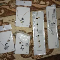 همه پنج گردنبند