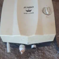 یک عدد ابگرمکن فوری برقی و یه پمپ اب