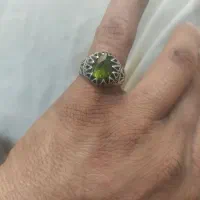 انگشتر زبرجدمعدنی کار دست نگین تراش خورده